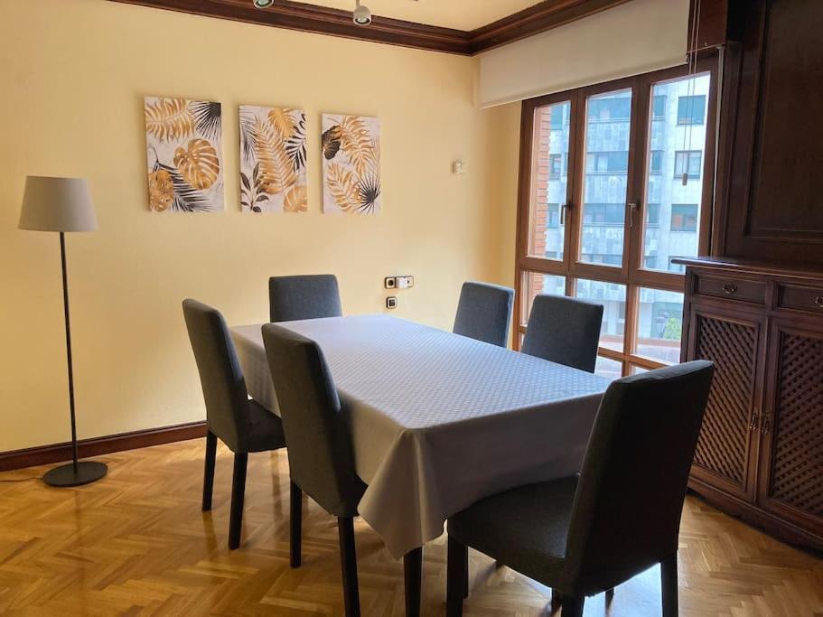 Centrico Apartamento De 2 Habitaciones By Bebalmy Oviedo Ngoại thất bức ảnh