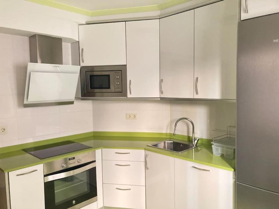 Centrico Apartamento De 2 Habitaciones By Bebalmy Oviedo Ngoại thất bức ảnh